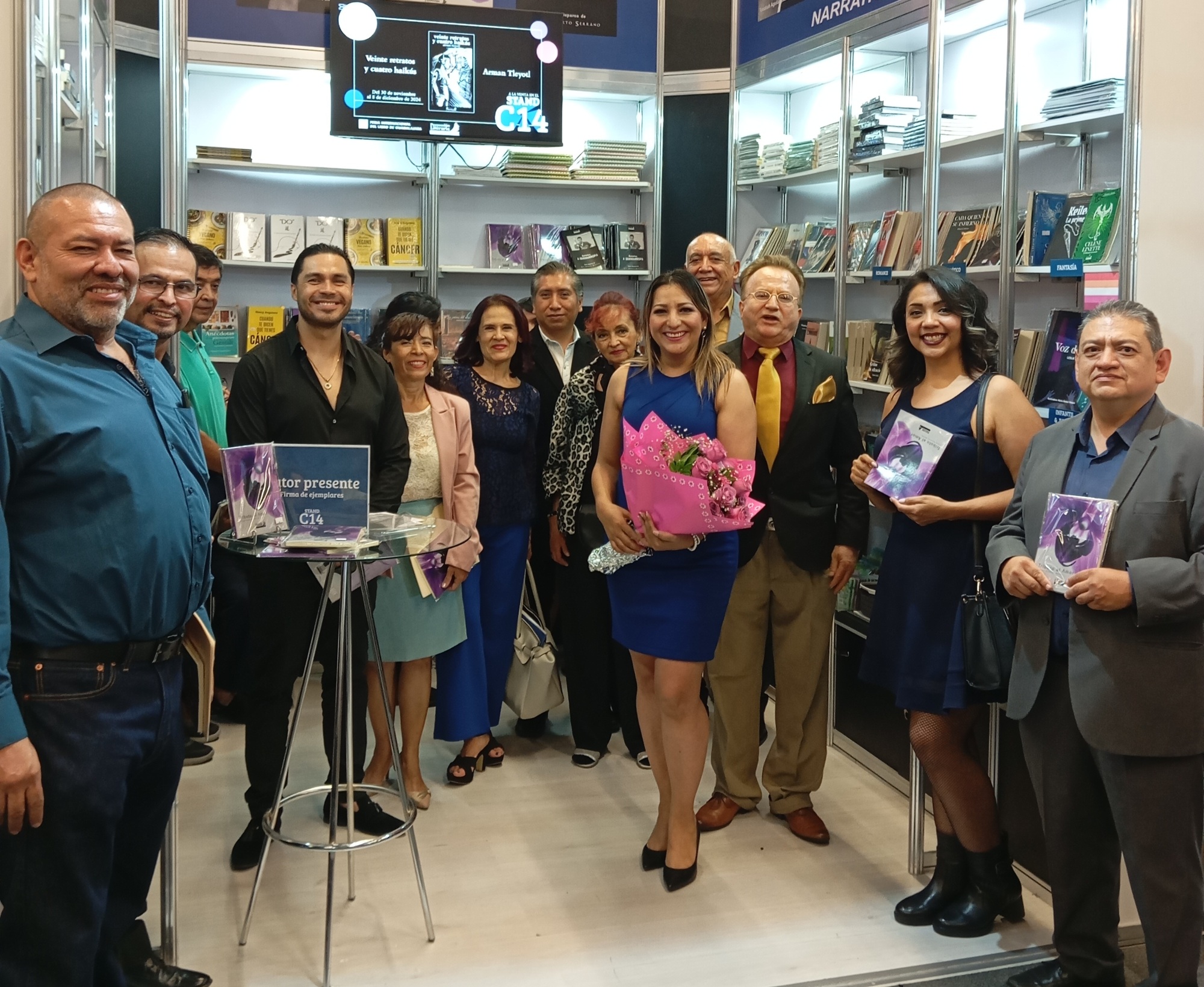 Yael Ramírez en la presentación de Tributo al Amor en la FIL Guadalajara